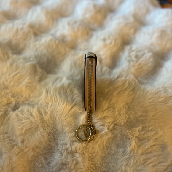 Michael Kors coin purse - Picture 2 of 4